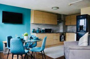 Mandarin Rest - 4 bedroom house - Contractors - Professionals - Families - Free Off Road Parking - CCTV